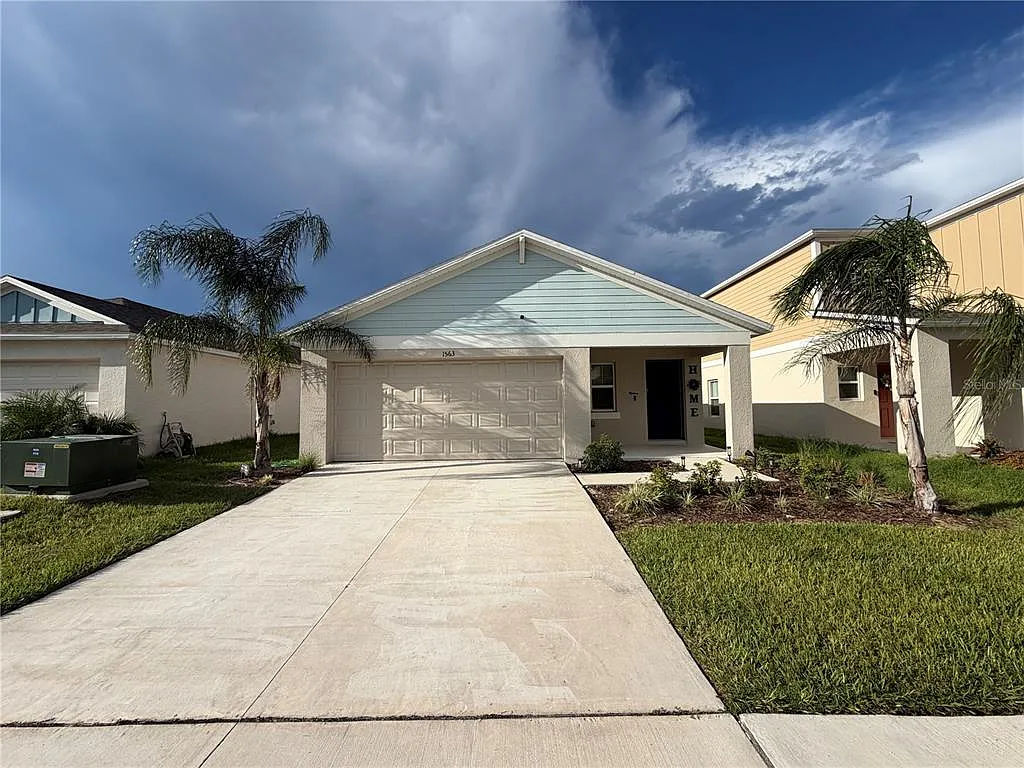 3 bed, 2.0 bath, 1615 sqft, $2,000 — Photo 1
