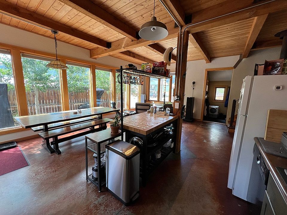Kitchen/dining area