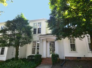 121 Planetree Ln, Cary, NC 27511