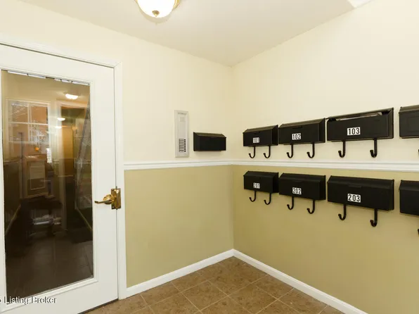 8001 Magnolia Ridge Ct Unit 202, Louisville, KY 40291