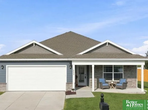 1933 N Kara Way, Fremont, NE 68025