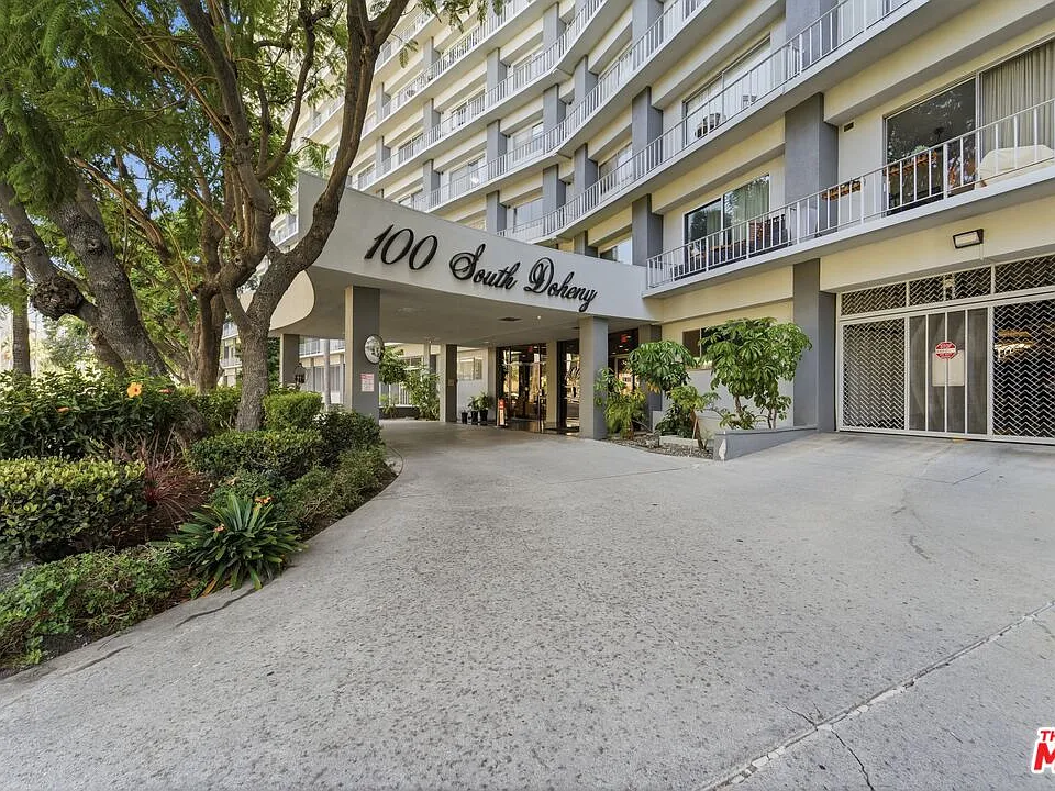 100 S Doheny Dr #213