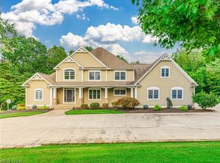450 Crawford Cir, Cuyahoga Falls, OH 44223