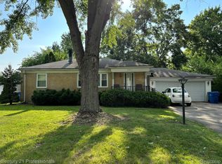 2371 Briggs St, Waterford, MI 48329