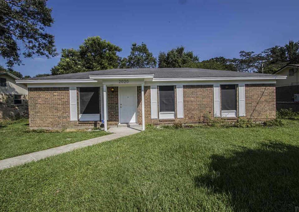 1st image of 2020 Woodbury Dr