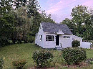 224 Parkerview St, Springfield, MA 01129