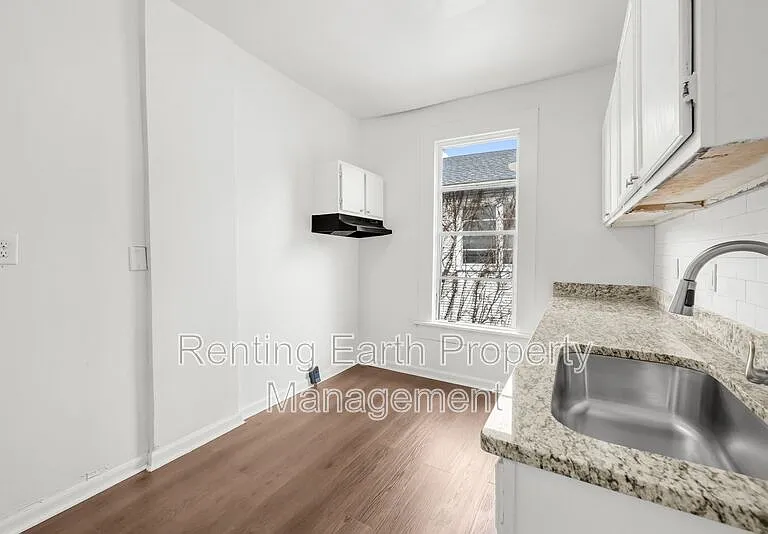 1563 Martin Ave — Photo 11