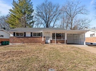 9915 Castle Dr, Saint Louis, MO 63136