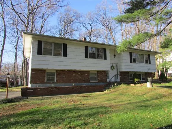 12 Ashwood Ter, Newburgh, NY 12550