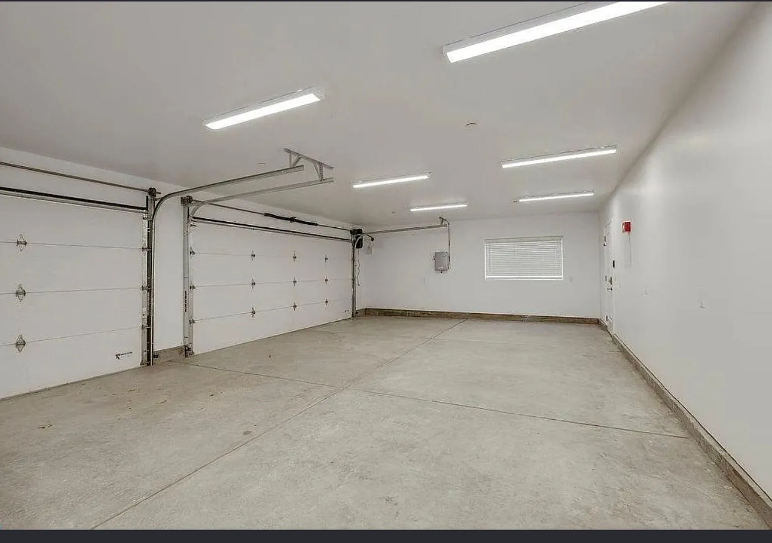 550 Hathaway Ave — Photo 3