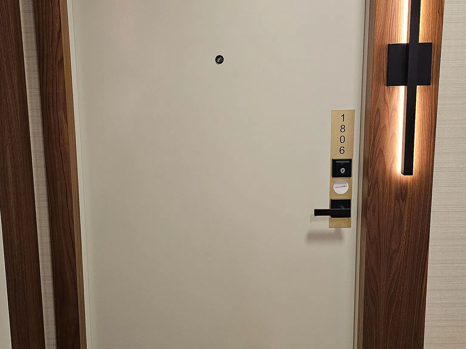 Maverick Condos — Photo 3