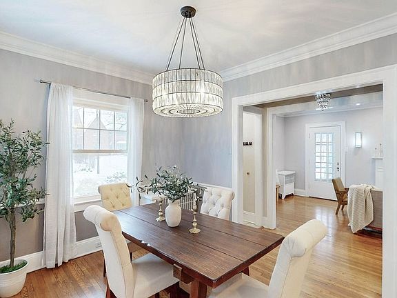 4th image of 3306 Kenmore Rd