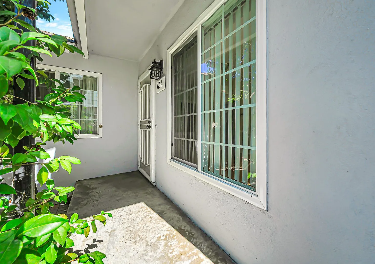 Charming 2-Bed Unit in Glendale! — Photo 4