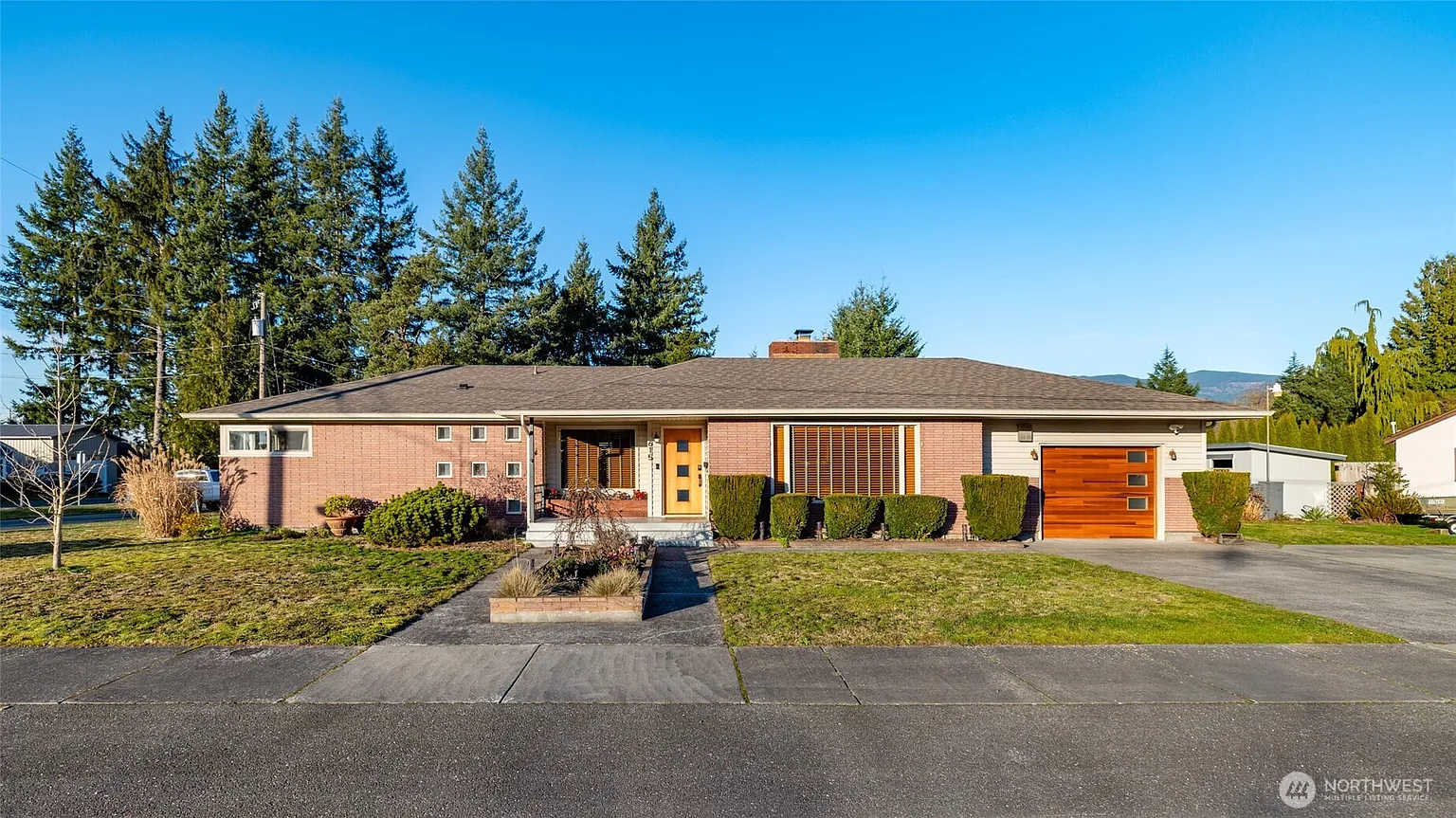 615 Dean Drive photo 1