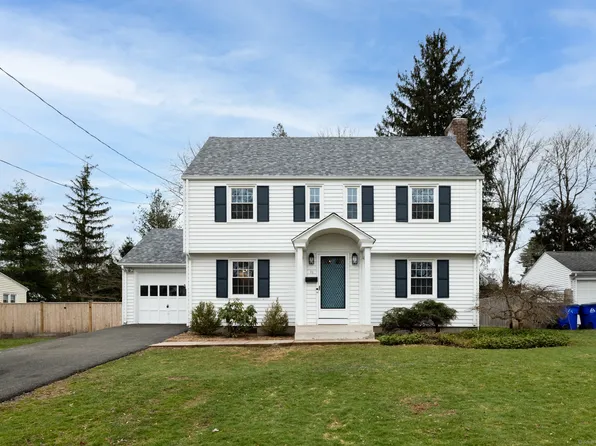 11 Brookfield Road, West Hartford, CT 06107