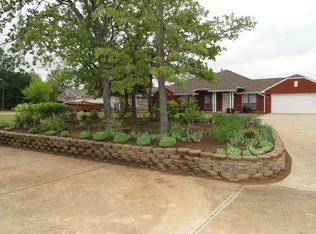29365 Oklahoma St, Harrah, OK 73045