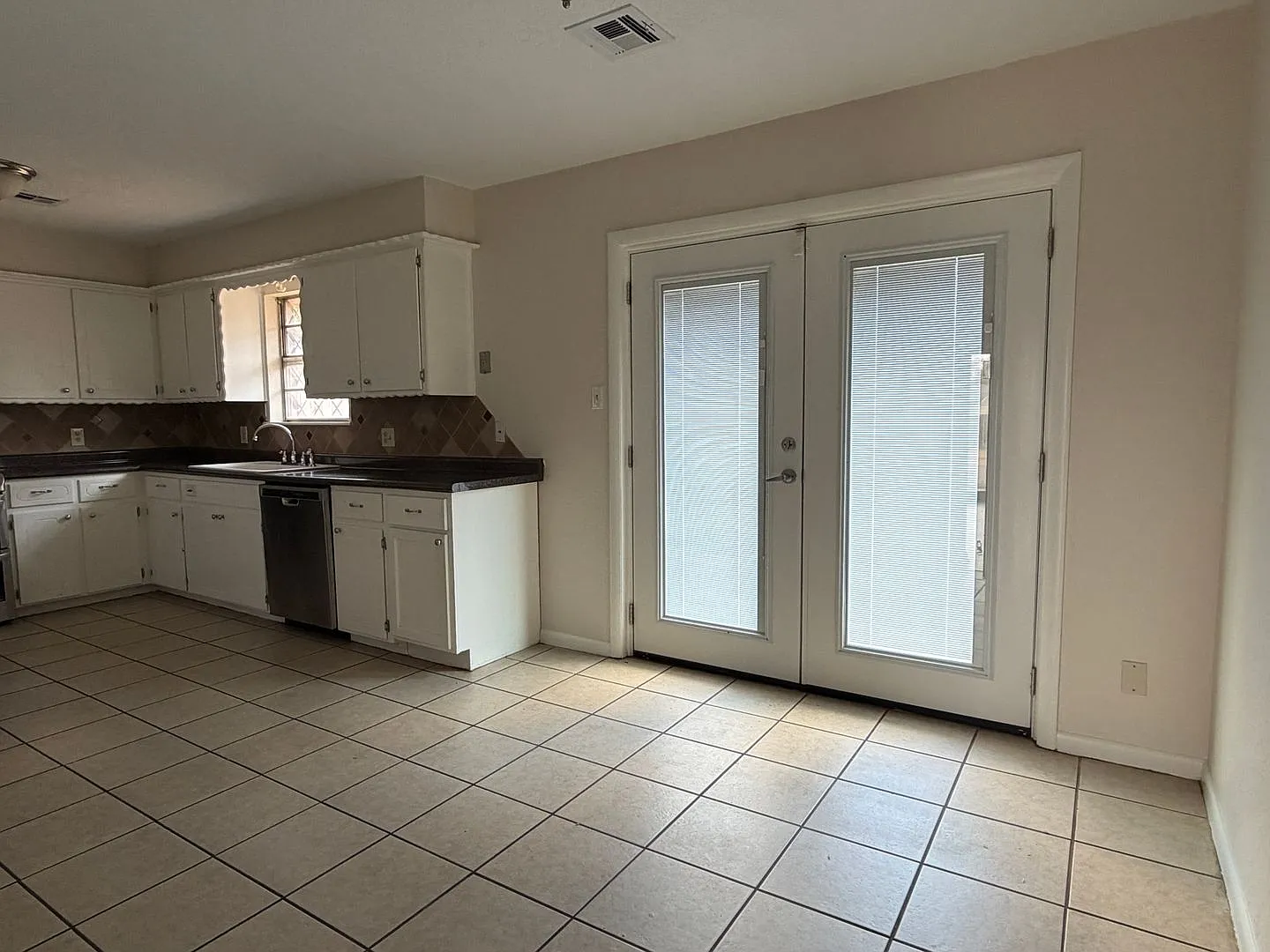 116 SW 69th- hot new listing! — Photo 4