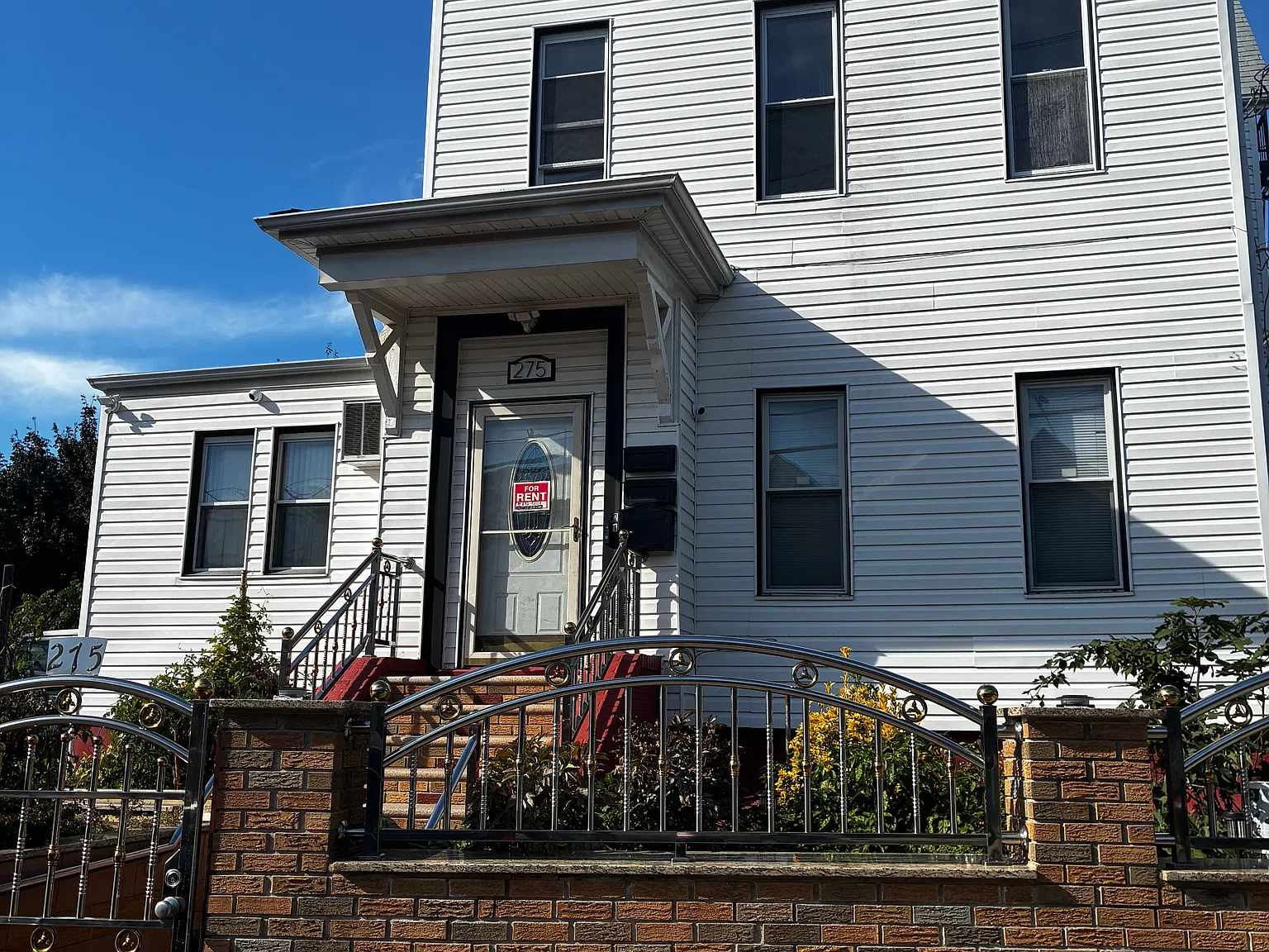 2 bed, $2,700 — Photo 1