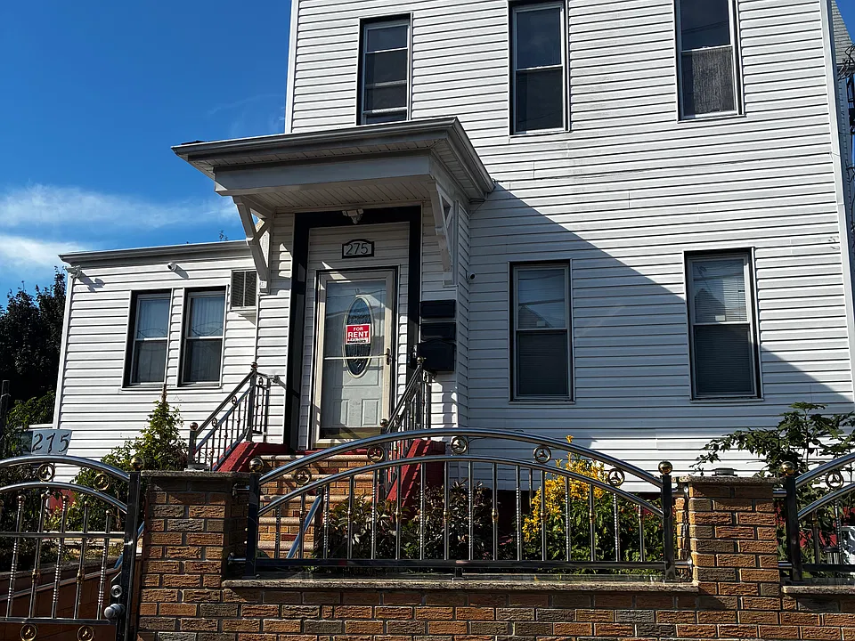 275 Princeton Ave #2