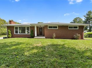 138 W Sunbury Rd, Butler, PA 16001
