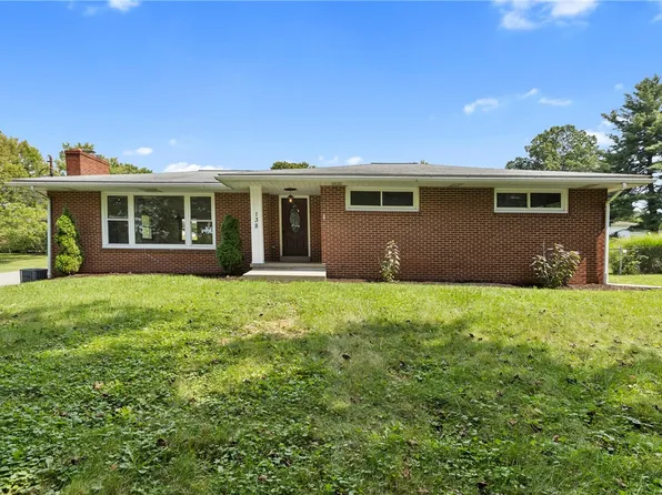 138 W Sunbury Rd, Butler, PA 16001