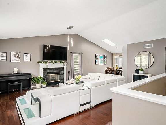 5th image of 9091 Longstone Dr