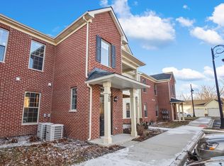 1050 Swift Rd UNIT 2B, Glen Ellyn, IL 60137