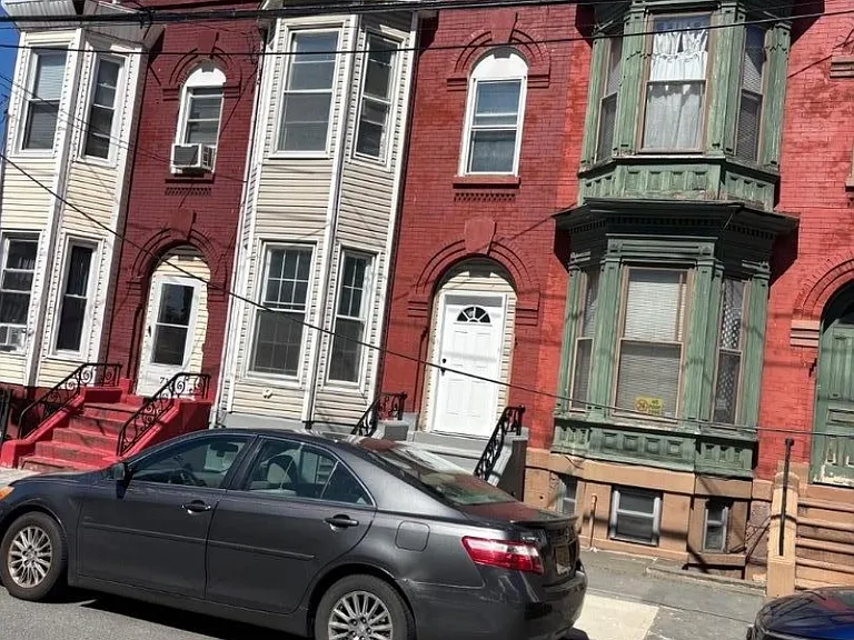 69 Columbia St #2 — Photo 2