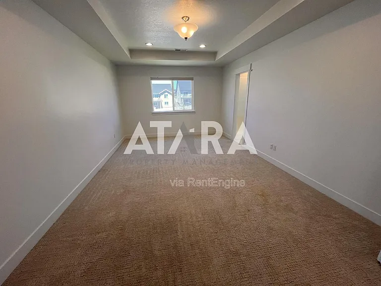 909 Sagehill Dr — Photo 32
