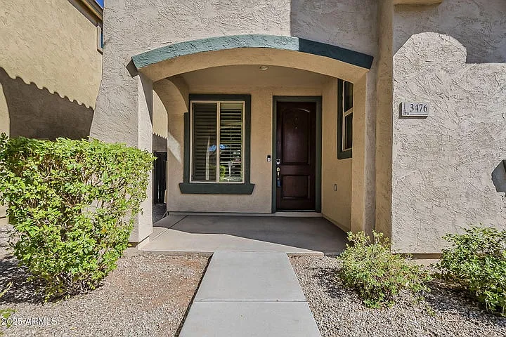 3 bed, 2.5 bath, 1989 sqft, $2,500 — Photo 3