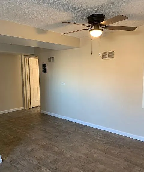 1570 W Dakota Ave — Photo 7