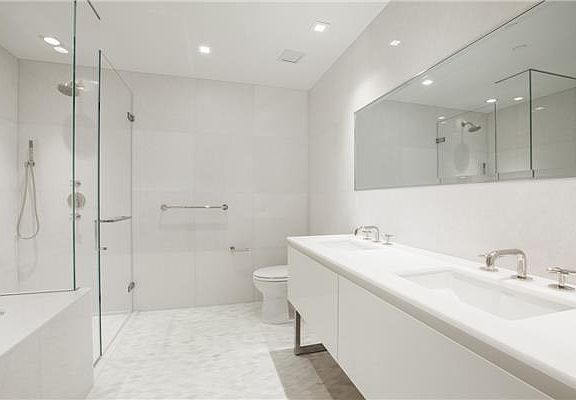 4th image of 5 Franklin Pl #14C