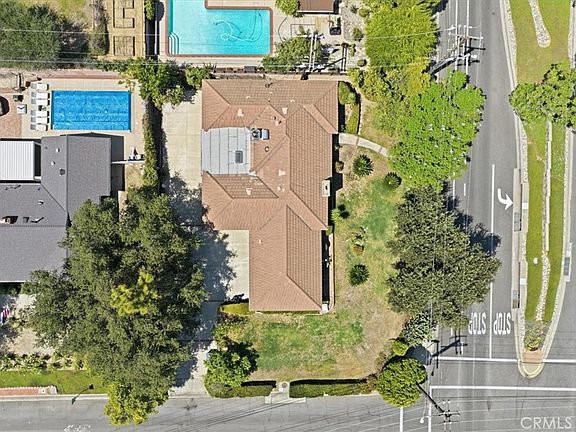 3rd image of 1705 N Santa Anita Ave