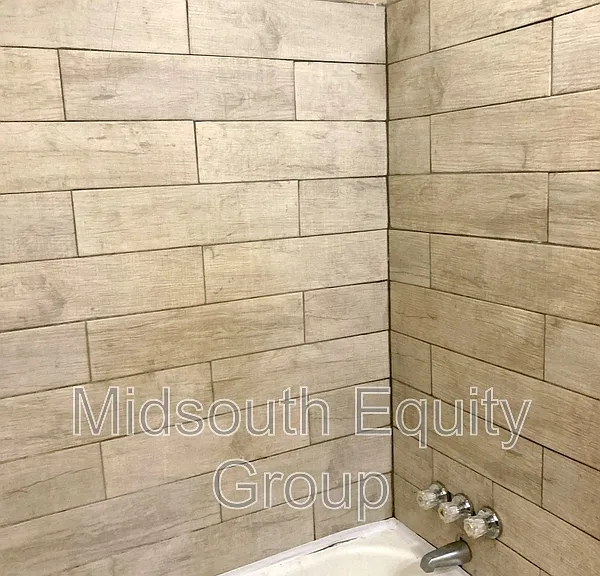 325 E Forest Ave — Photo 10
