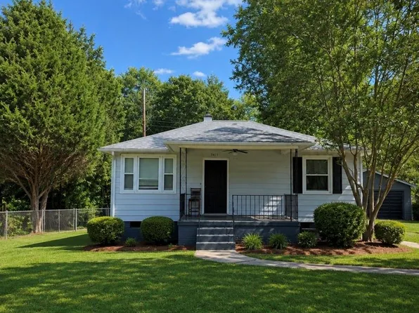 3413 1st Avenue Cir NW, Hickory, NC 28601