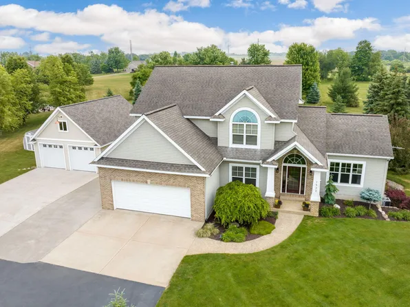 7522 Carpet Rose Ct SE, Caledonia, MI 49316