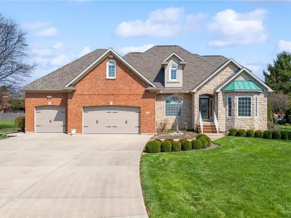 999 Brookwood Dr, Troy, OH 45373