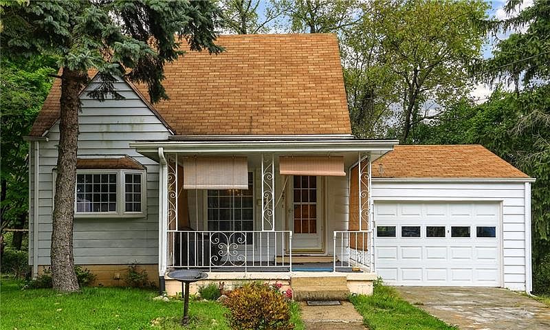 1st image of 667 Riverview Dr