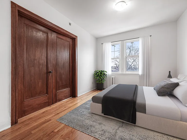 2 Connaught Cir — Photo 5