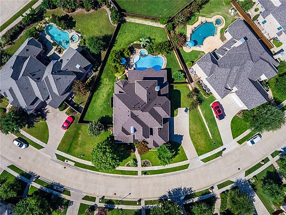 3rd image of 505 Rosebury Cir