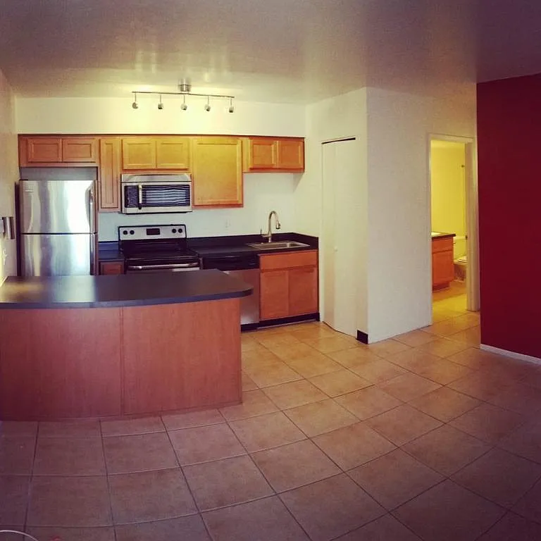 3135 N Mountain Ave — Photo 2