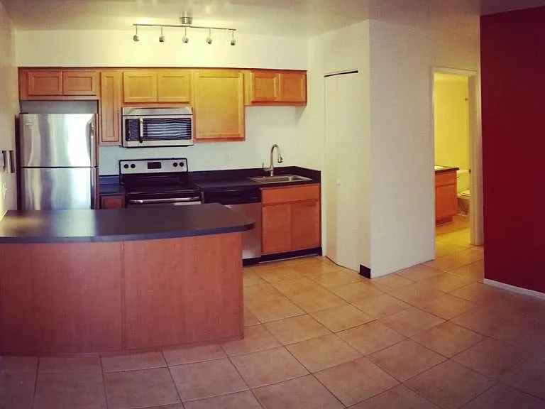 3135 N Mountain Ave — Photo 2