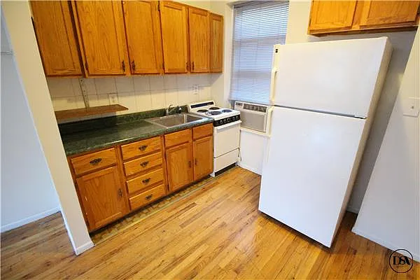 Rented by DSA Realty | media 10