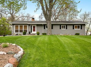 20 Glen Echo Rd, Elgin, IL 60120