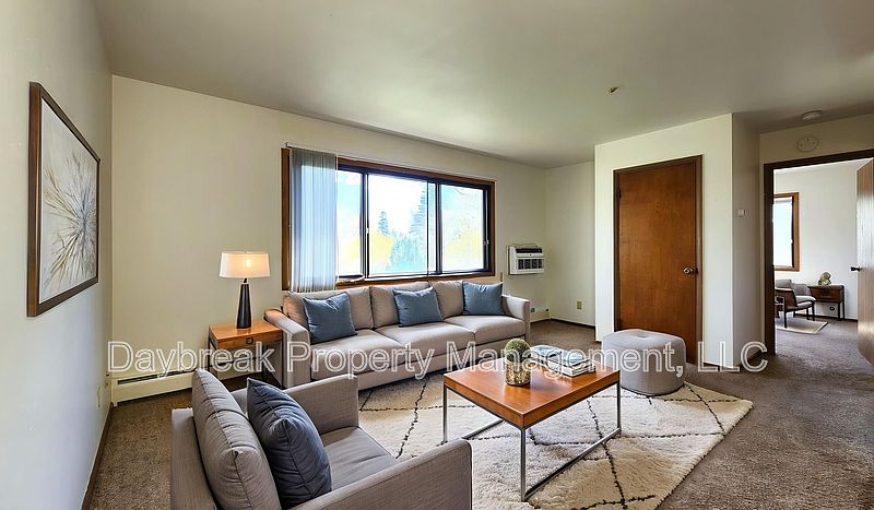 1st image of 915 7th Ave N APT 17