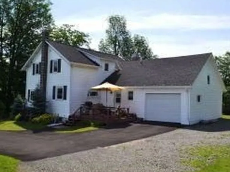 2432 Glenwood Rd — Photo 3