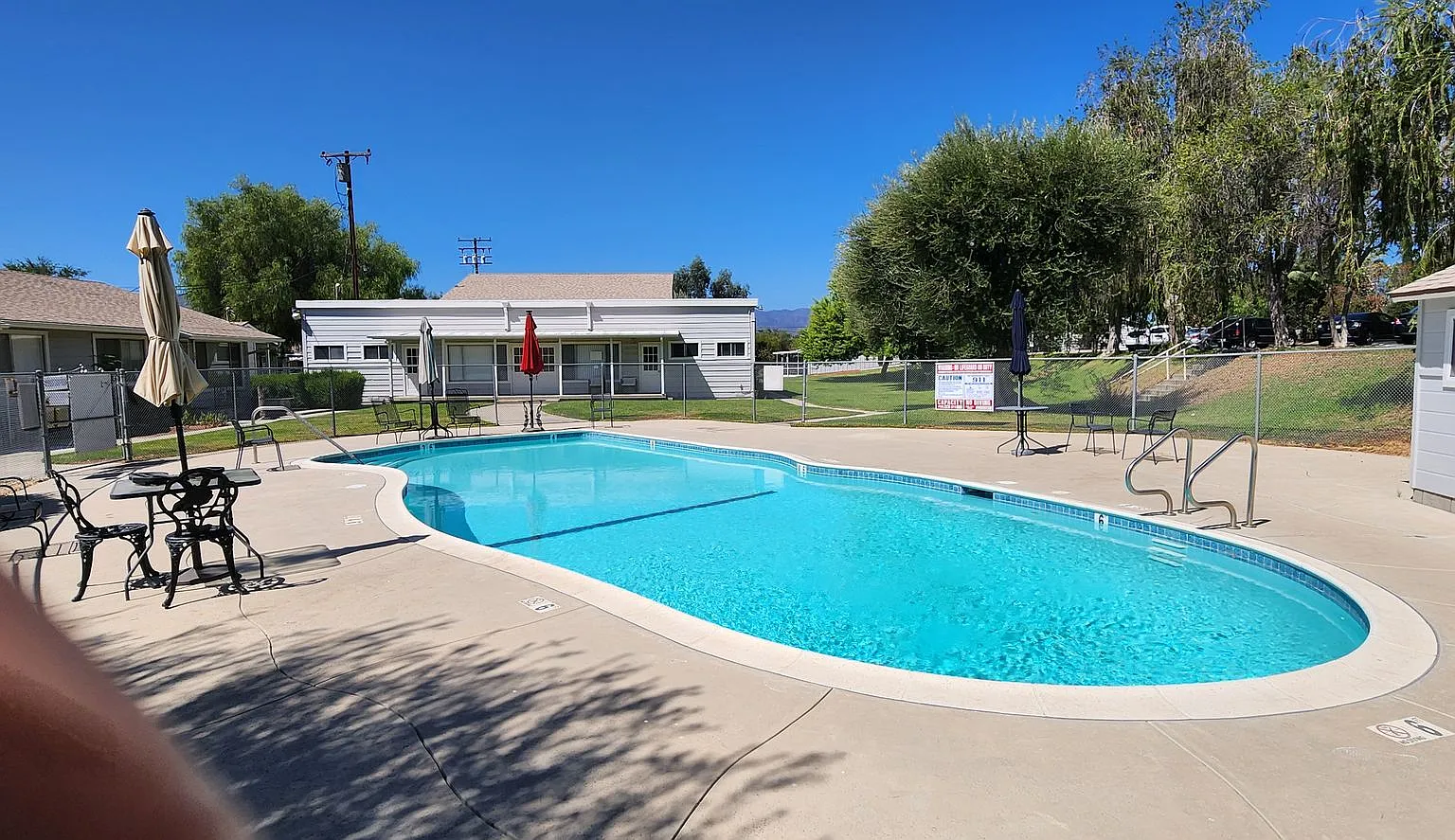 Beautifully Upgraded 2 Bedroom / 1 Bathroom Home Near the Lake 55+ Community — Photo 3