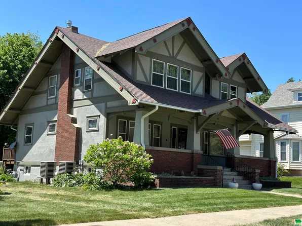 110 Lake Ave, Storm Lake, IA 50588