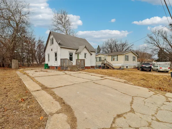 4220 NE 10th St, Des Moines, IA 50313