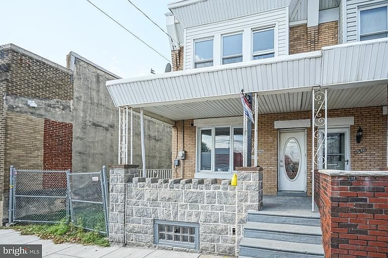 1st image of 3574 Richmond St